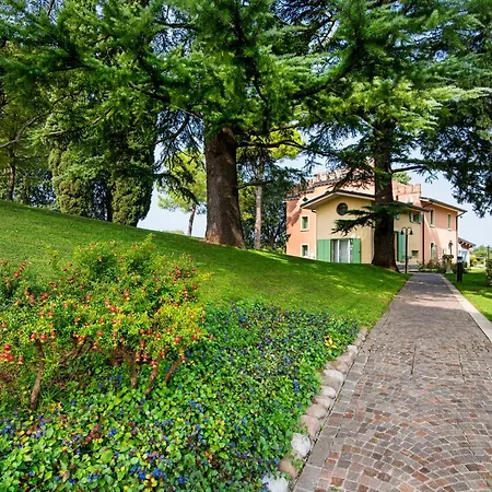 فندق مبيت وإفطار Castel Morino